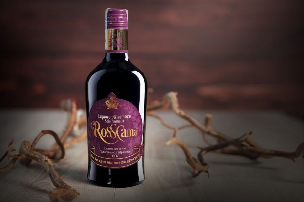 Debutto per RosScamà, il liquore di Verona che esalta due eccellenze: l’Amarone DOCG e la Grappa Veneta.